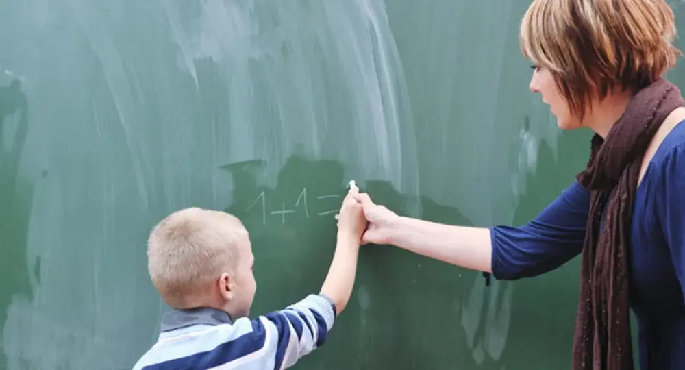Czy nauczyciel może odmówić nauczania indywidualnego? Sprawdź!