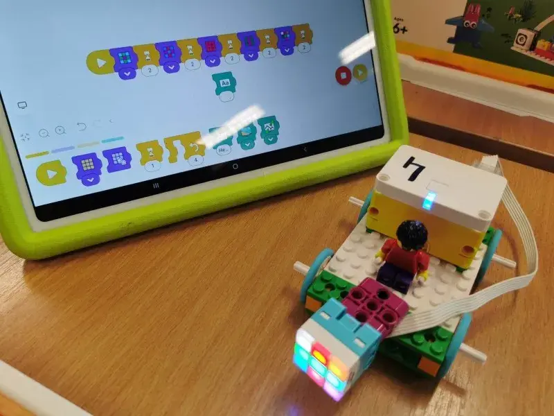 Zajęcia z robotyki LEGO: rozwijaj kreatywność i umiejętności dzieci